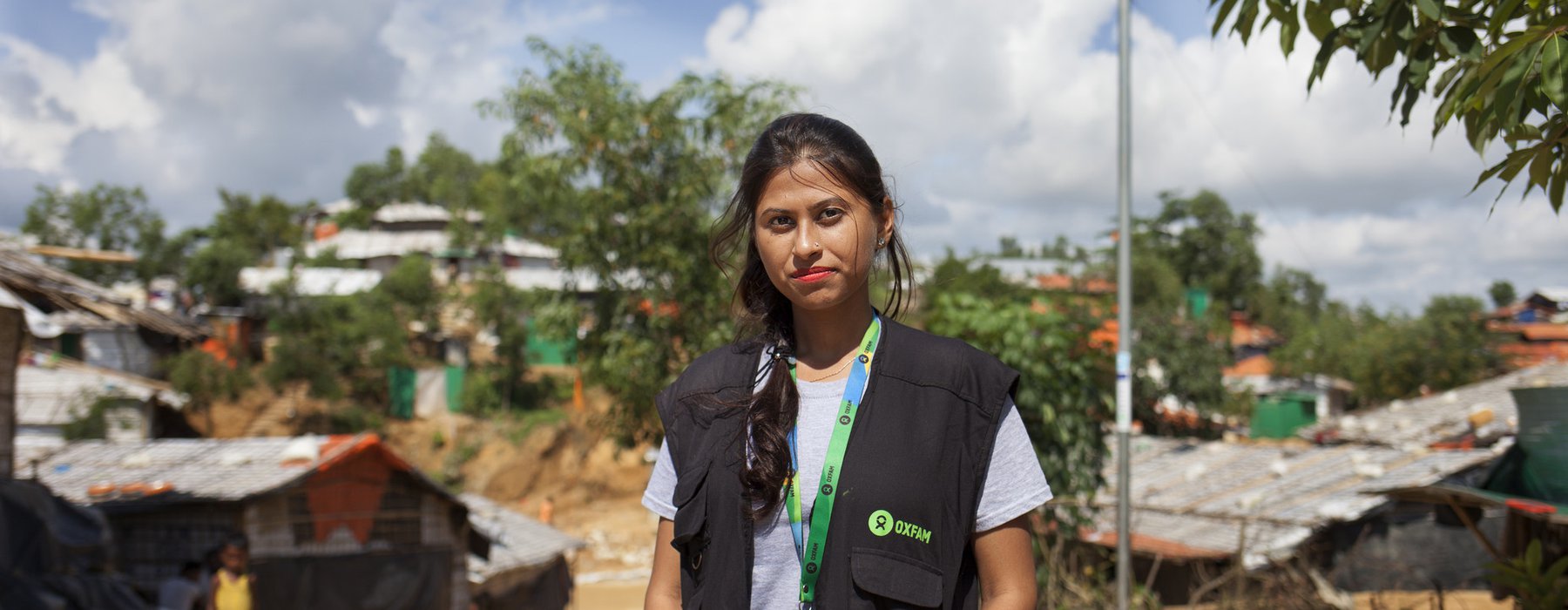 Portrait of Iffat, Oxfam aid worker