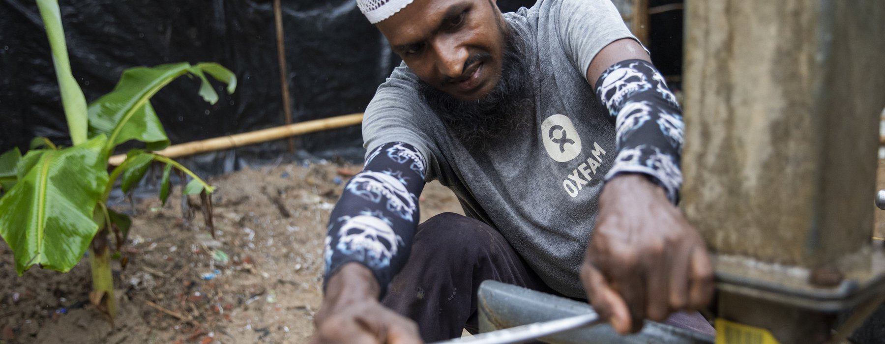 Cyclone Bulbul Preparations - Mechanic fixing hand pump