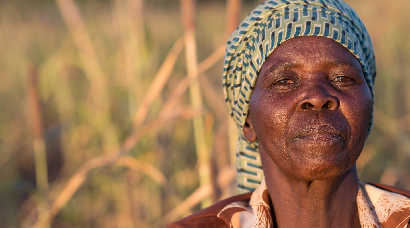 A portrait shot of Fungai Nyikadzino, a farmer from Gutu district, Zimbabwe.
