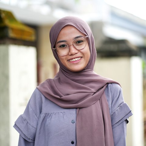 Izmi is an Anticipatory Action staff member at Oxfam local partner Konsepsi Mataram, Indonesia.