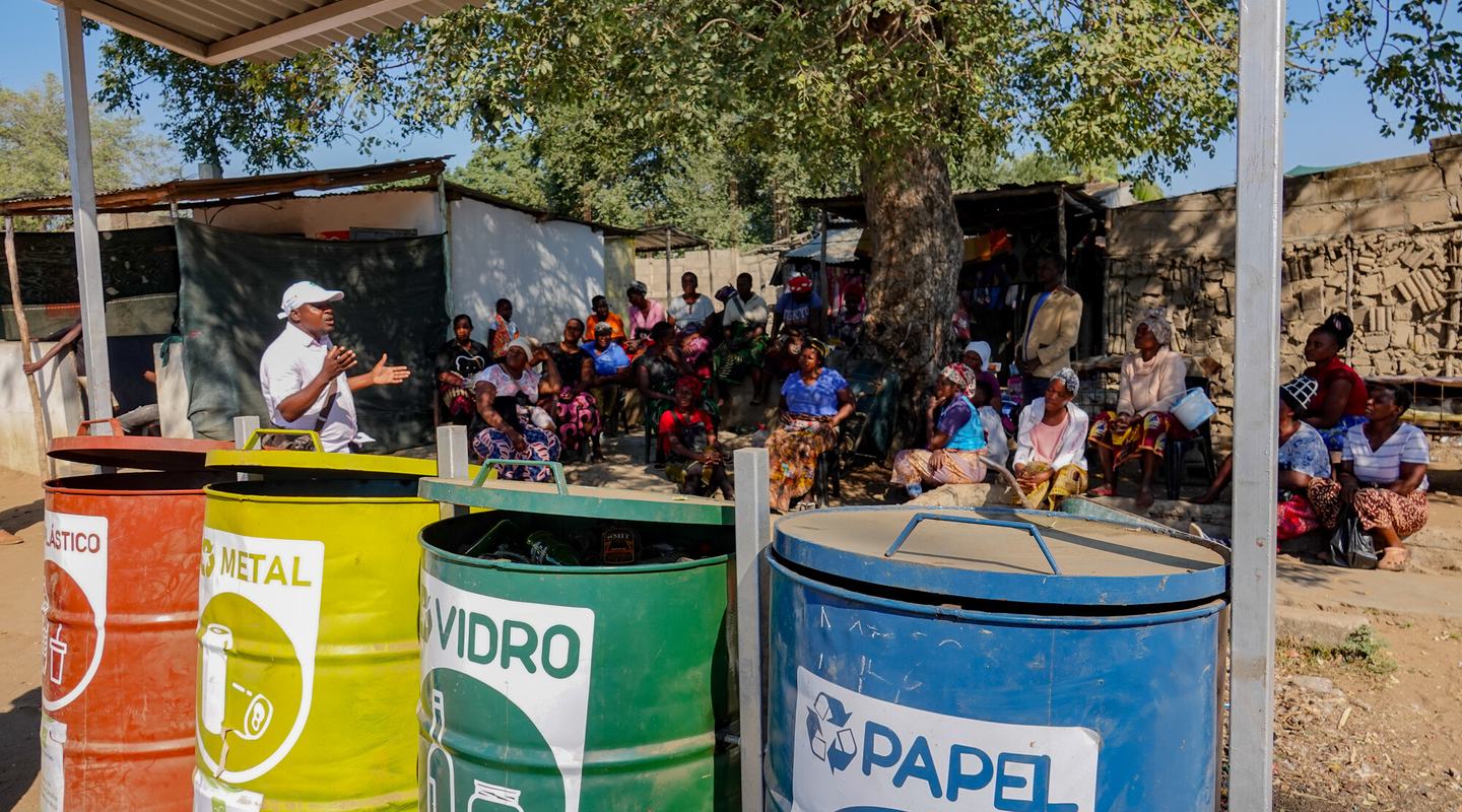 Ezequiel, coordinator of the Solid Waste Centre, leads a community awareness activity in the 3rd neighbourhood of Chókwè.
