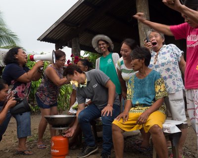 Members of the women’s group Abante Kababayen show their equipment provided by Oxfam’s local partner ‘CDP’ – the equipment helps families evacuate when cyclones threaten their communities.